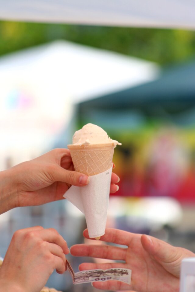 Funnel vanilla ice cream
