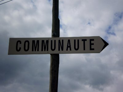 Sign "Communaute", Taizé photo