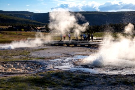Big Anemone and Improbable Geysers erupt simultaneously near boardwalks