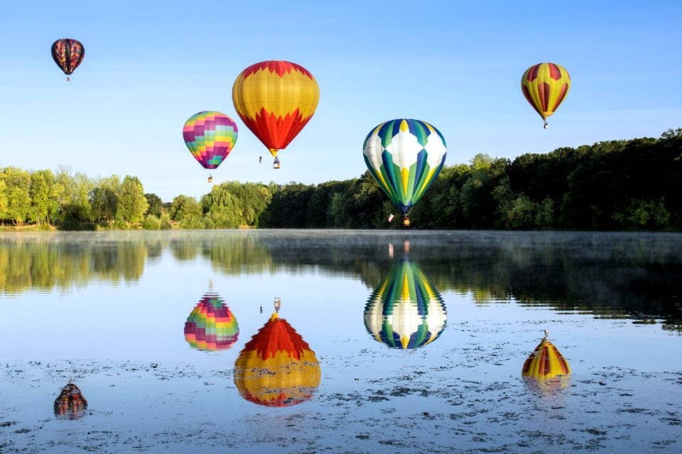 Hot air balloons on lake, Albany Oregon