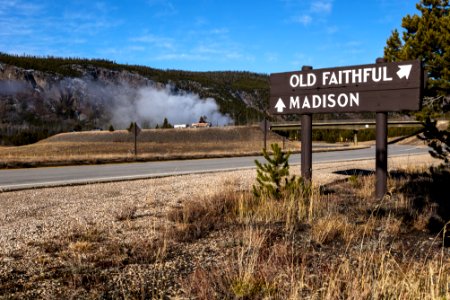 Old Faithful northbound sign