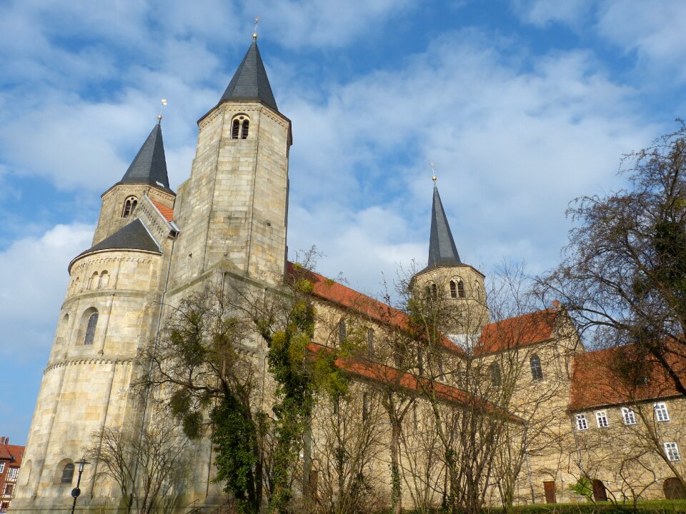 Historically facade building