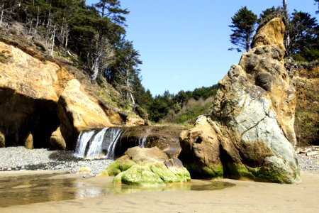 Hug Beach waterfall, Oregon