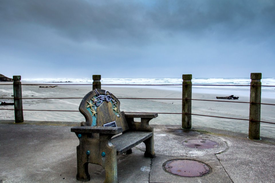Nye Beach bench, Oregon