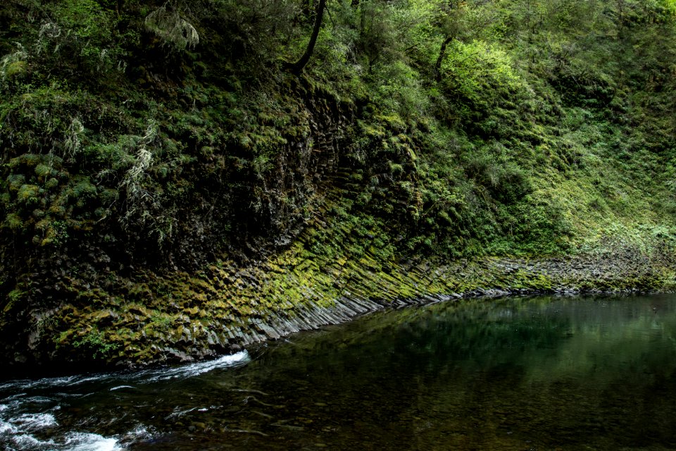Mollala Eye along the Mollala River, Oregon