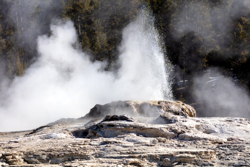 Bijou Geyser eruption