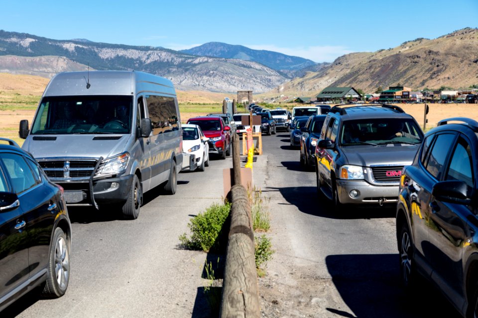 Busy North Entrance vehicle lines (3)