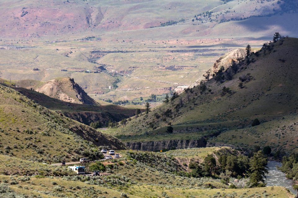 Vehicles driving from Mammoth Hot Springs towards the North Entrance (2)