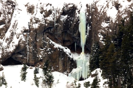 Ice formations on Baronette Peak