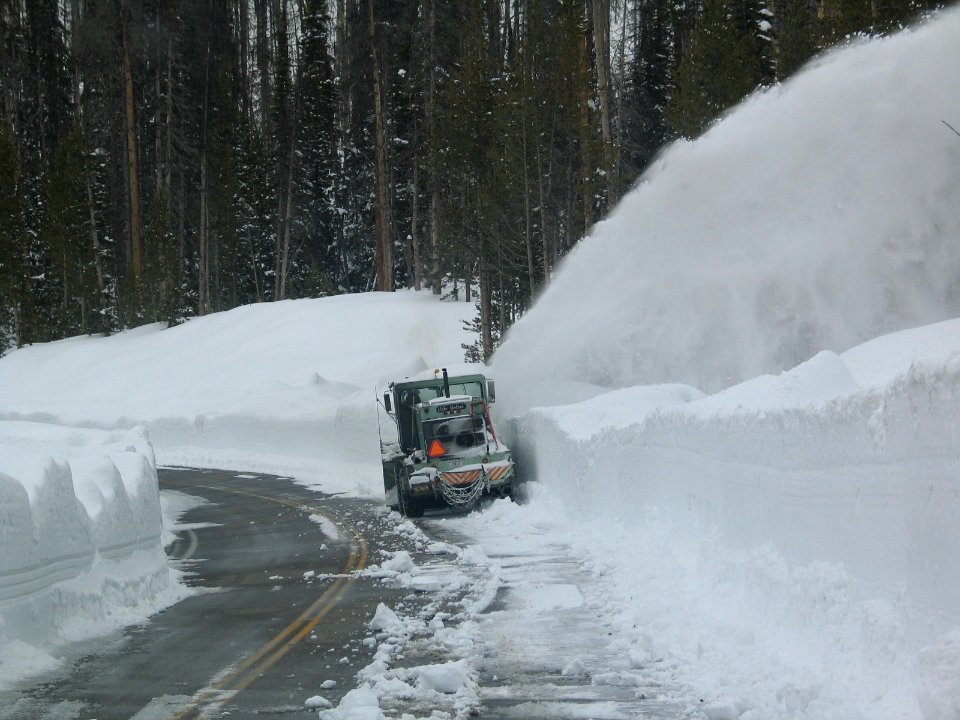 Ken Gooding making snow fly on Sylvan