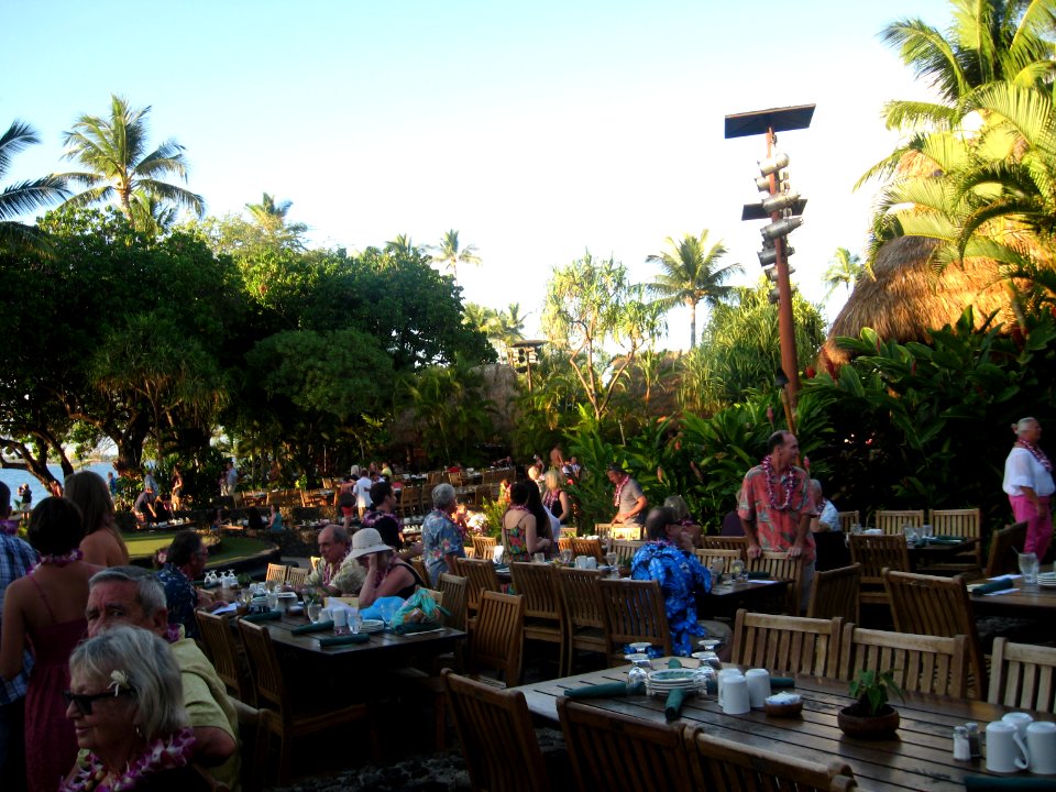 121 (Old Lahain Luau)