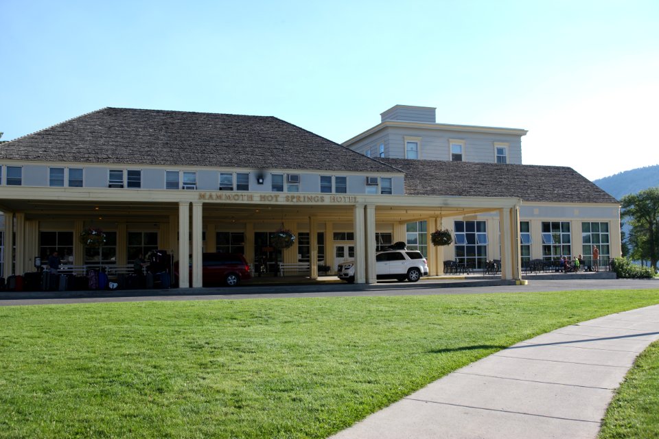 Mammoth Hot Springs Hotel, front of building