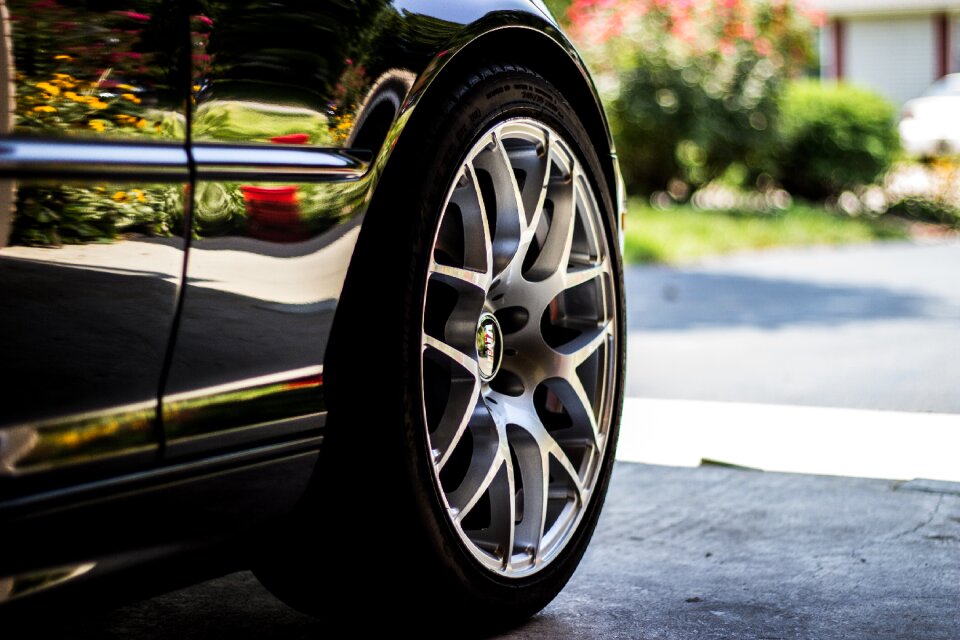 Car wheel hubcap car