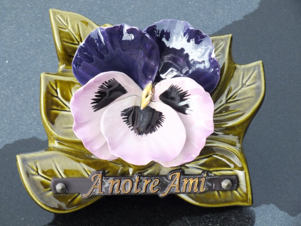Statue flower memory
