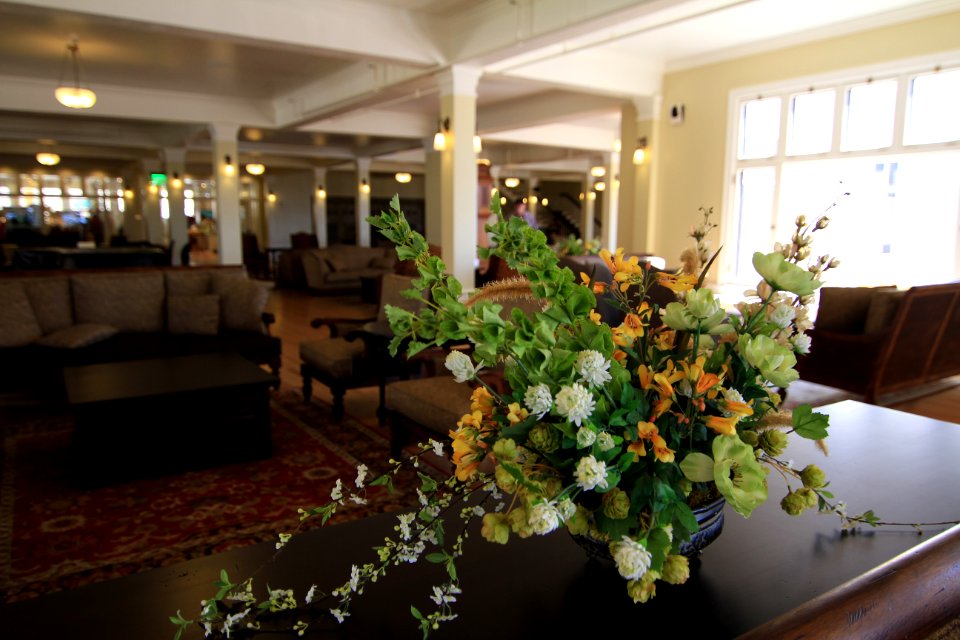 Lake Hotel, flowers in the lobby