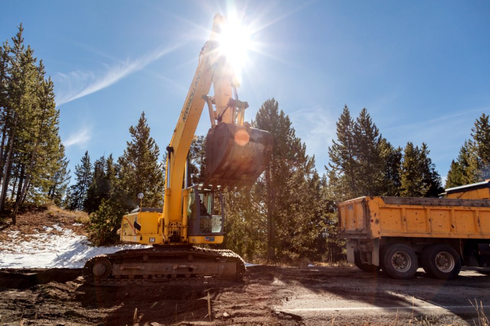 Maintenance crews work to repair a pipeline leak near Canyon Village (2)