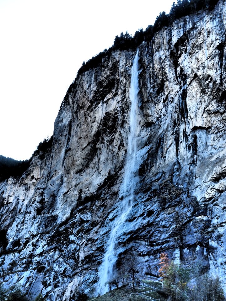 Lauterbrunnen steep steep wall