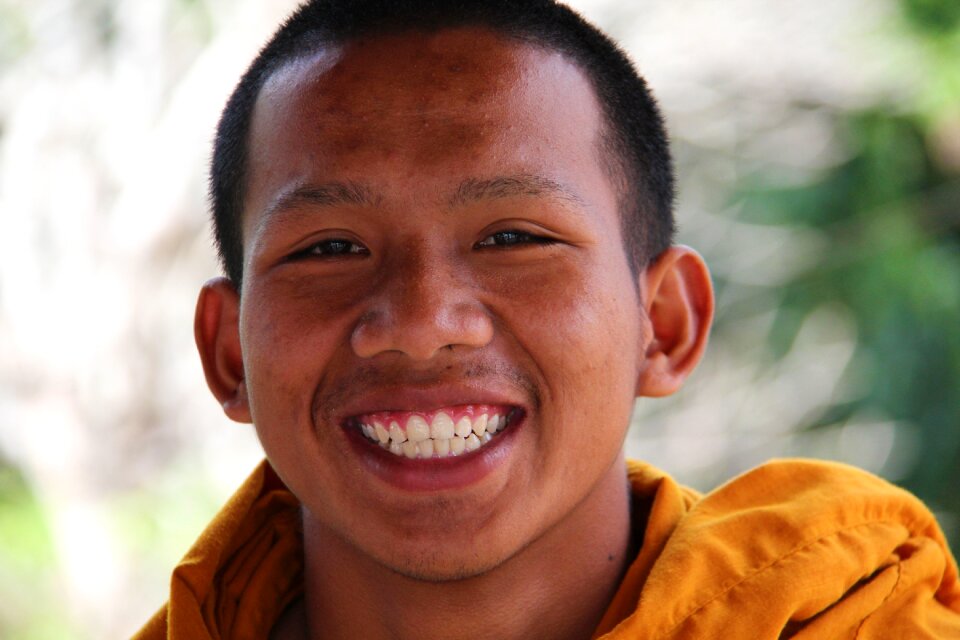 White teeth healthy teeth monk