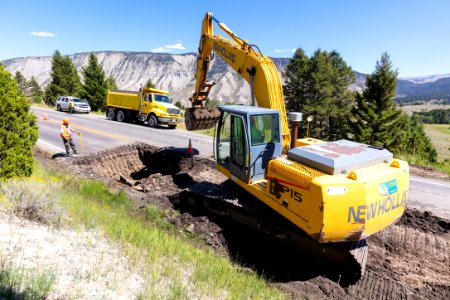 Mammoth Hot Springs water main repair (2) photo