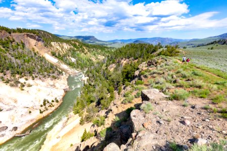 Hikers on the Yellowstone River Picnic Area Trail