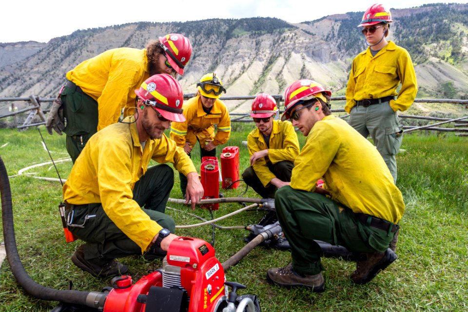 S-211 portable pumps and water use fire training (4)