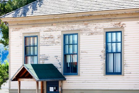 Poor condition of Fort Yellowstone buildings: canteen building (2)