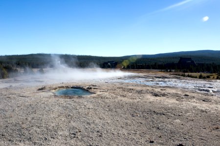 Giantess Geyser with steam