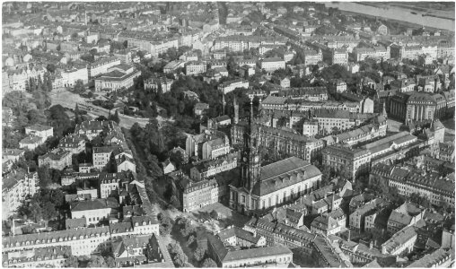 Dresden 1943 - Die Neustadt in Richtung Nordostost photo