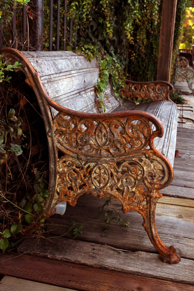 Boardwalk storefront ivy