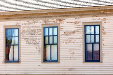 Poor condition of Fort Yellowstone buildings: canteen building