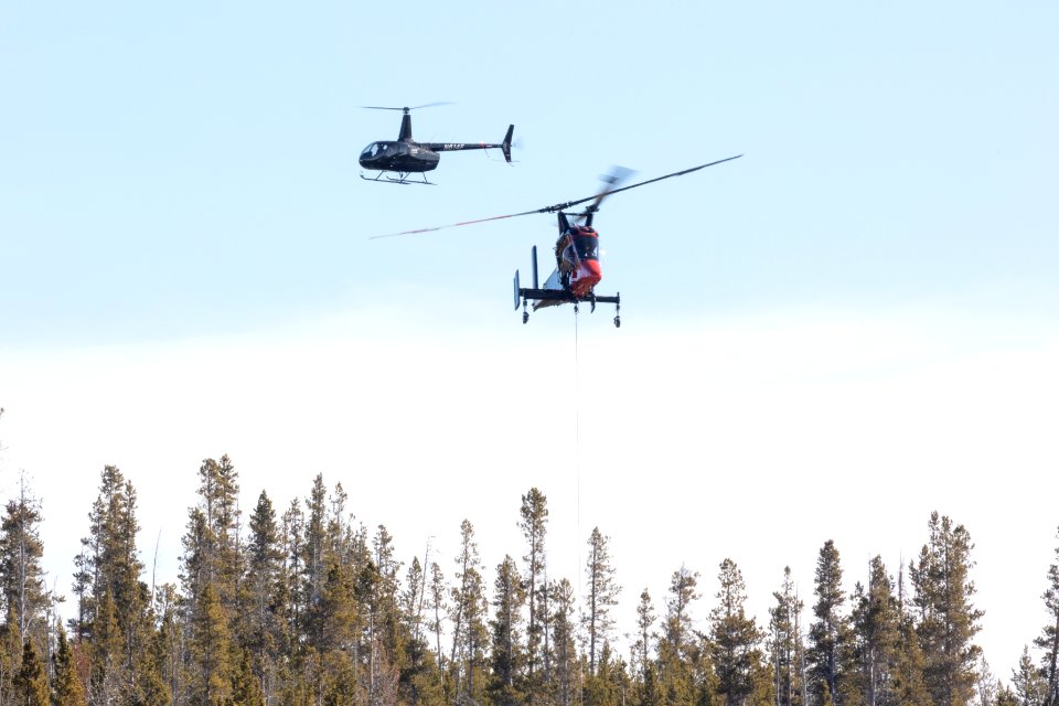 Kaman K-Max helicopter hauling tools for the Golden Gate to Norris road project (6)