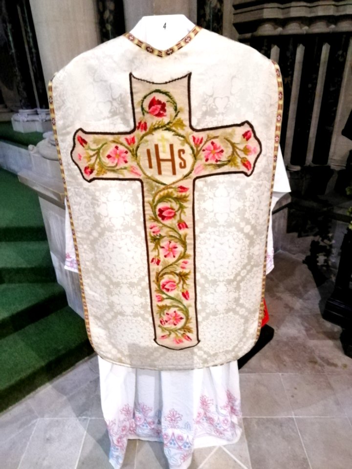 04 CHASUBLE