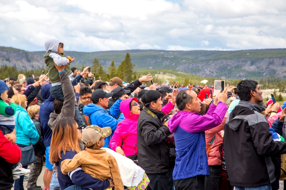 A well-documented eruption of Old Faithful