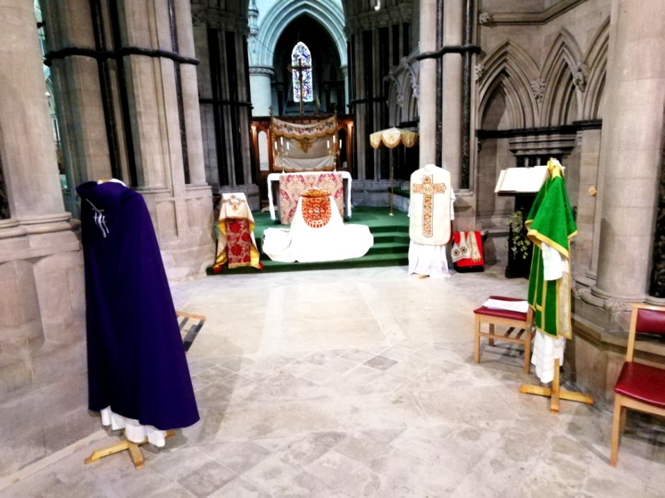 00 General view to St Joseph' altar