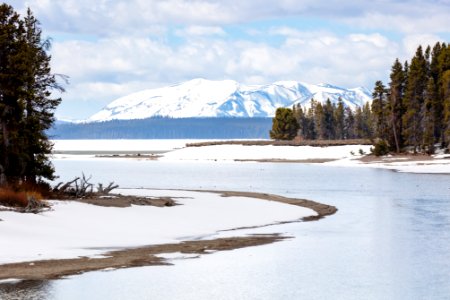 Red Mountains and Yellowstone Lake outlet photo