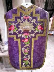 10 CHASUBLE front