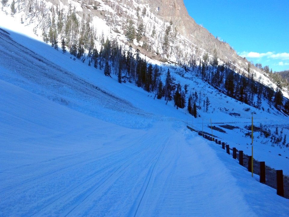 Snow slide on Sylvan Pass