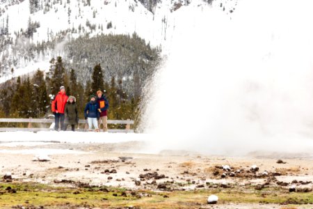 Group watches Jewel Geyser Erupt in Biscuit Basin