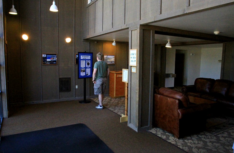 Grant Village, lobby