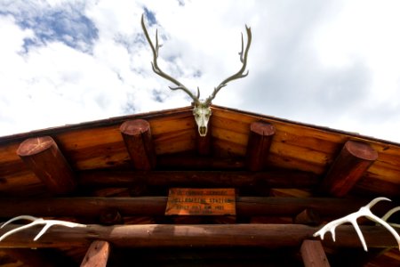 USFS Hellroaring Station sign