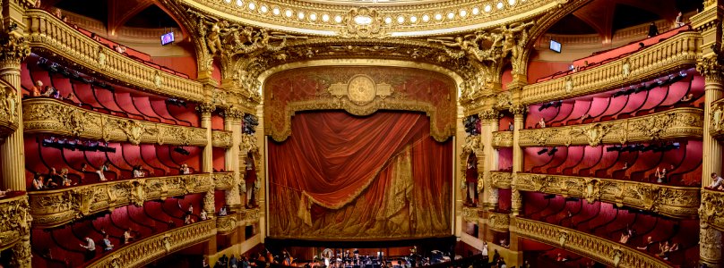 Palais Garnier stage photo