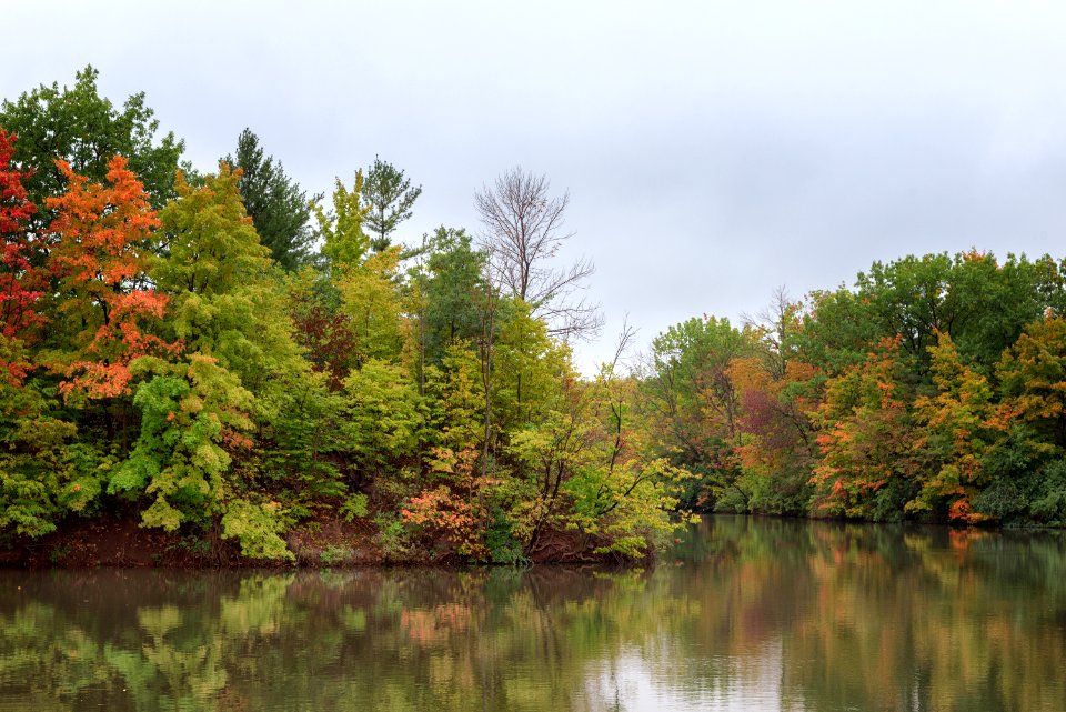 Walking around Lake Wabukayne, Mississauga, Ontario
