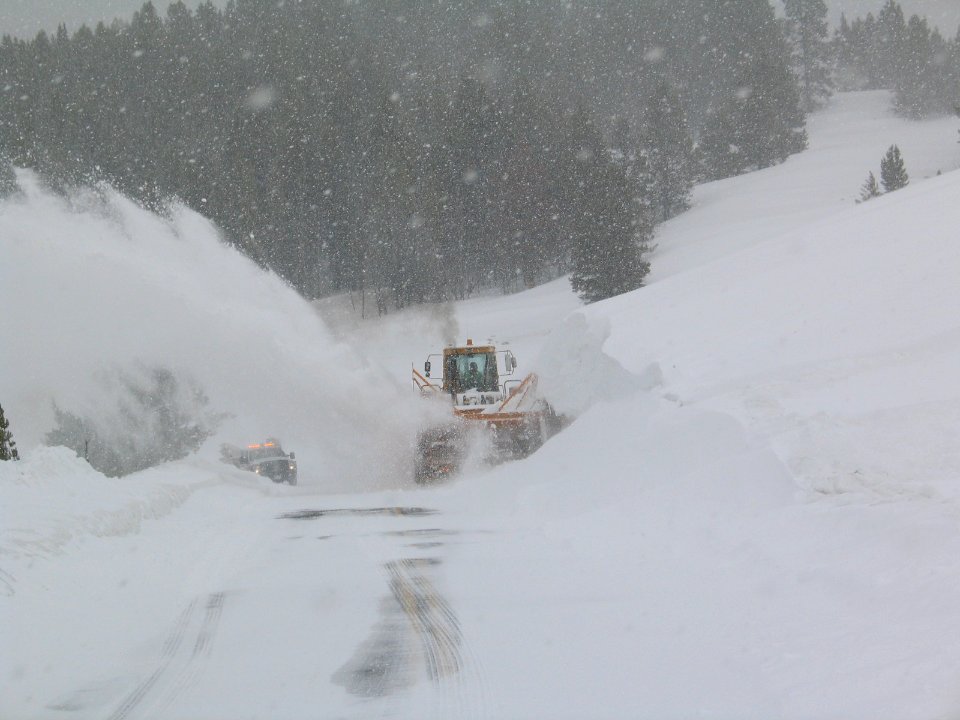 Blowing the drifts out of Hayden Valley