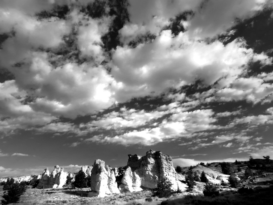 ROCKS & SKY (7-15-2019) castle garden rock art site, fremont co, wy -13 BW