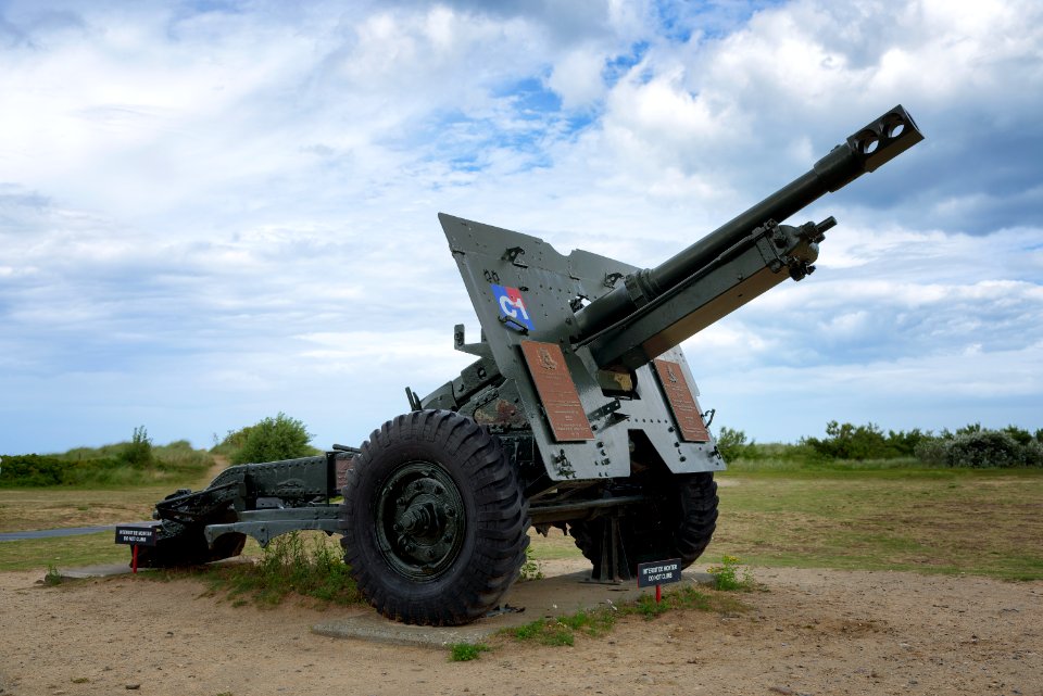 The Juno Beach Centre 25 pounder gun