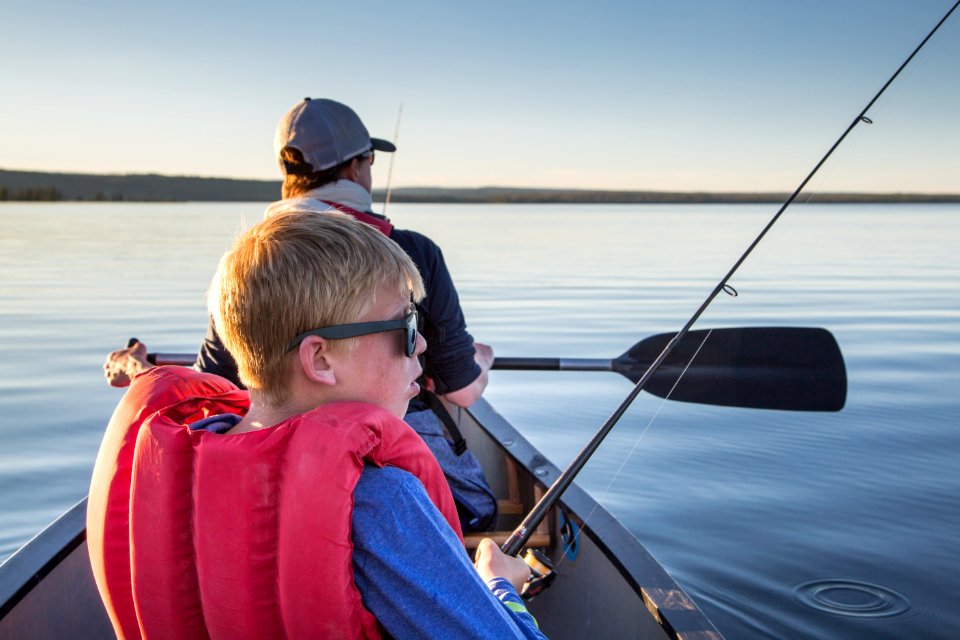 Sunset cruise on Lewis Lake