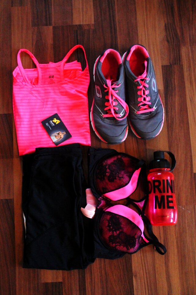 Function top pink grey