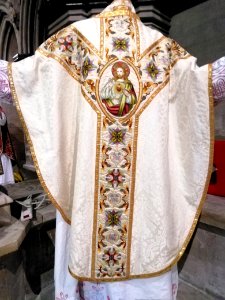 11 CHASUBLE STOLE MANIPLE front