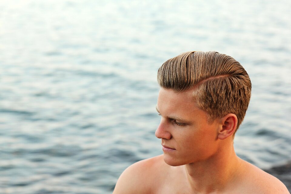 Water swimmer hairstyle