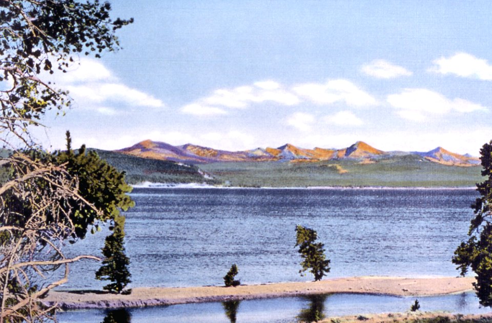 Yellowstone Lake & Absaroka Range